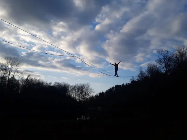 Permanentní plechový pinďour