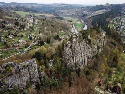 Zub času