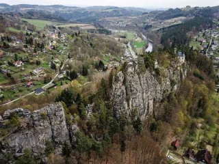Zub času