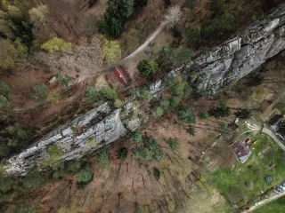 Zub času